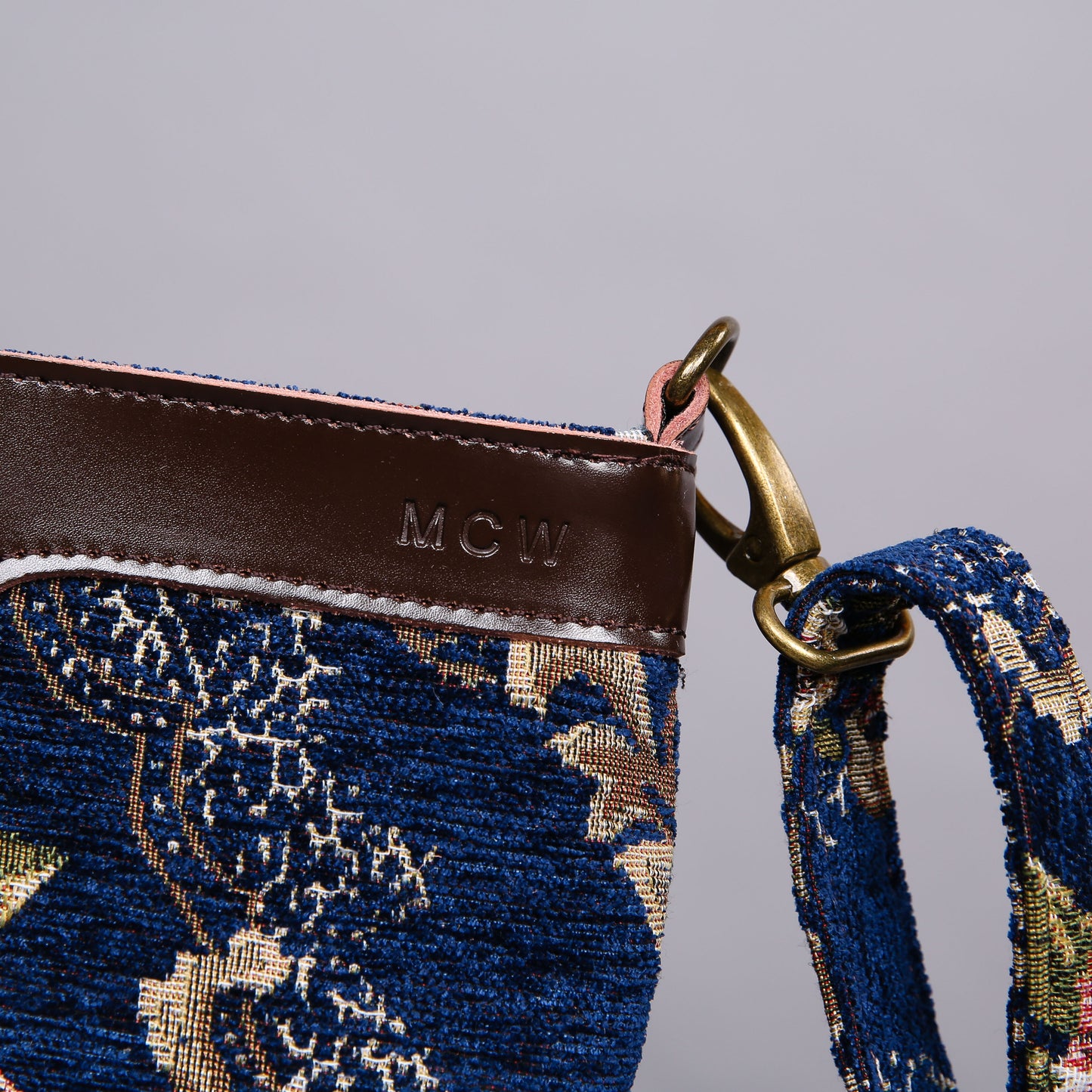 Carpet Crossbody Bag Floral Blue