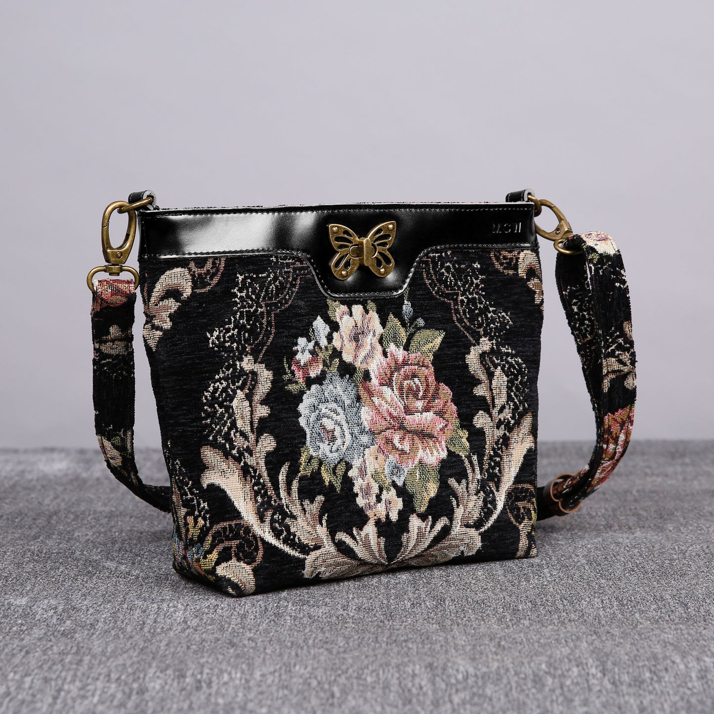 Carpet Crossbody Bag Floral Black