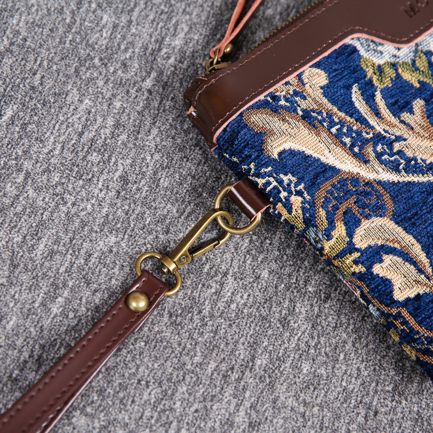 Carpet Clutch & Wristlet Floral Blue
