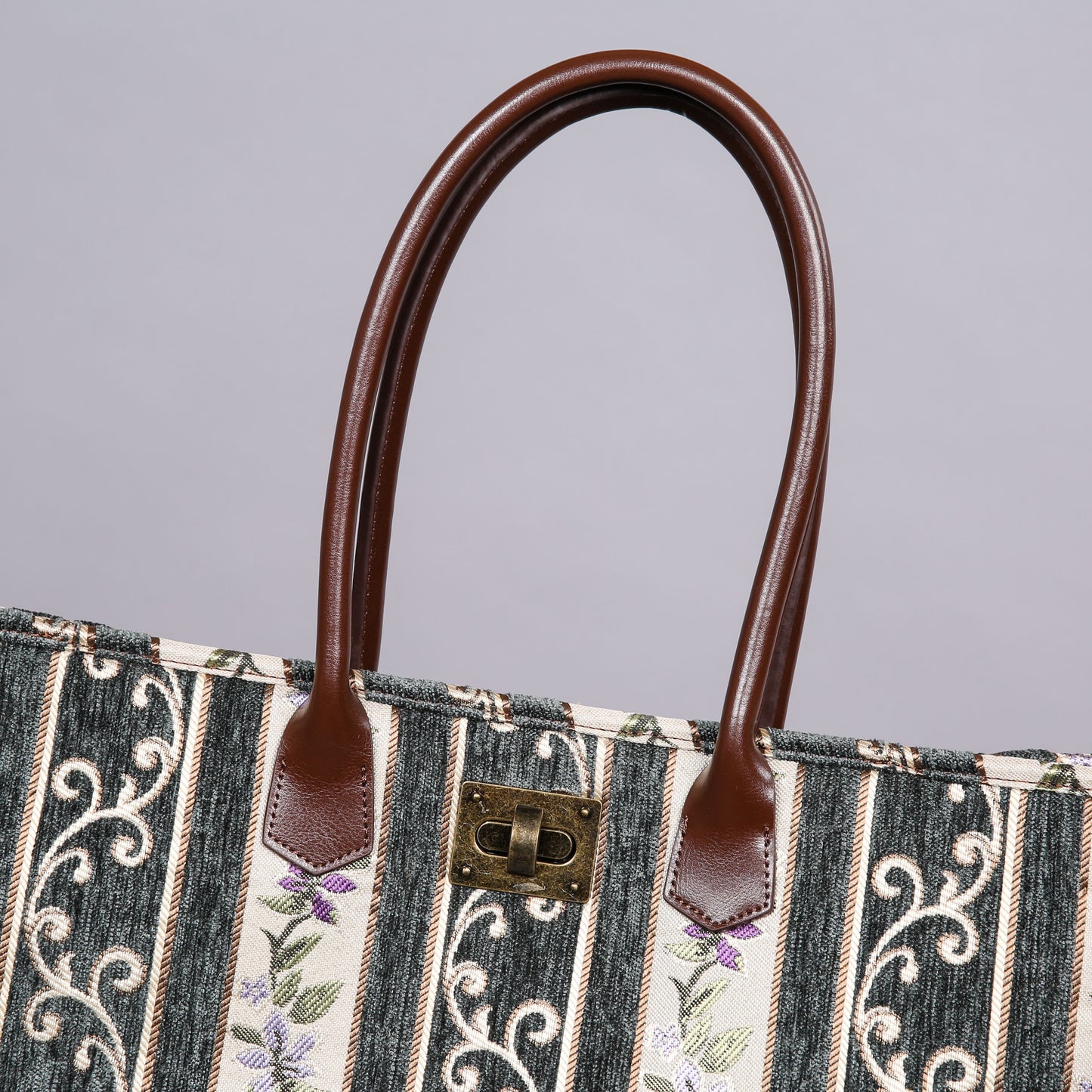 Carpet Tote Victorian Stripes Grass