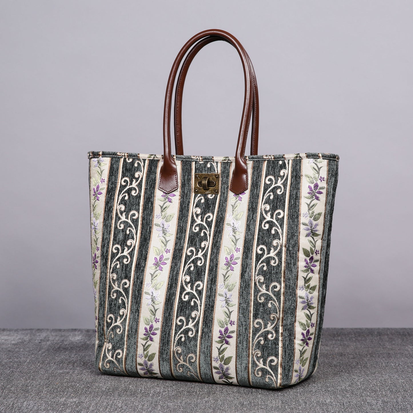Carpet Tote Victorian Stripes Grass