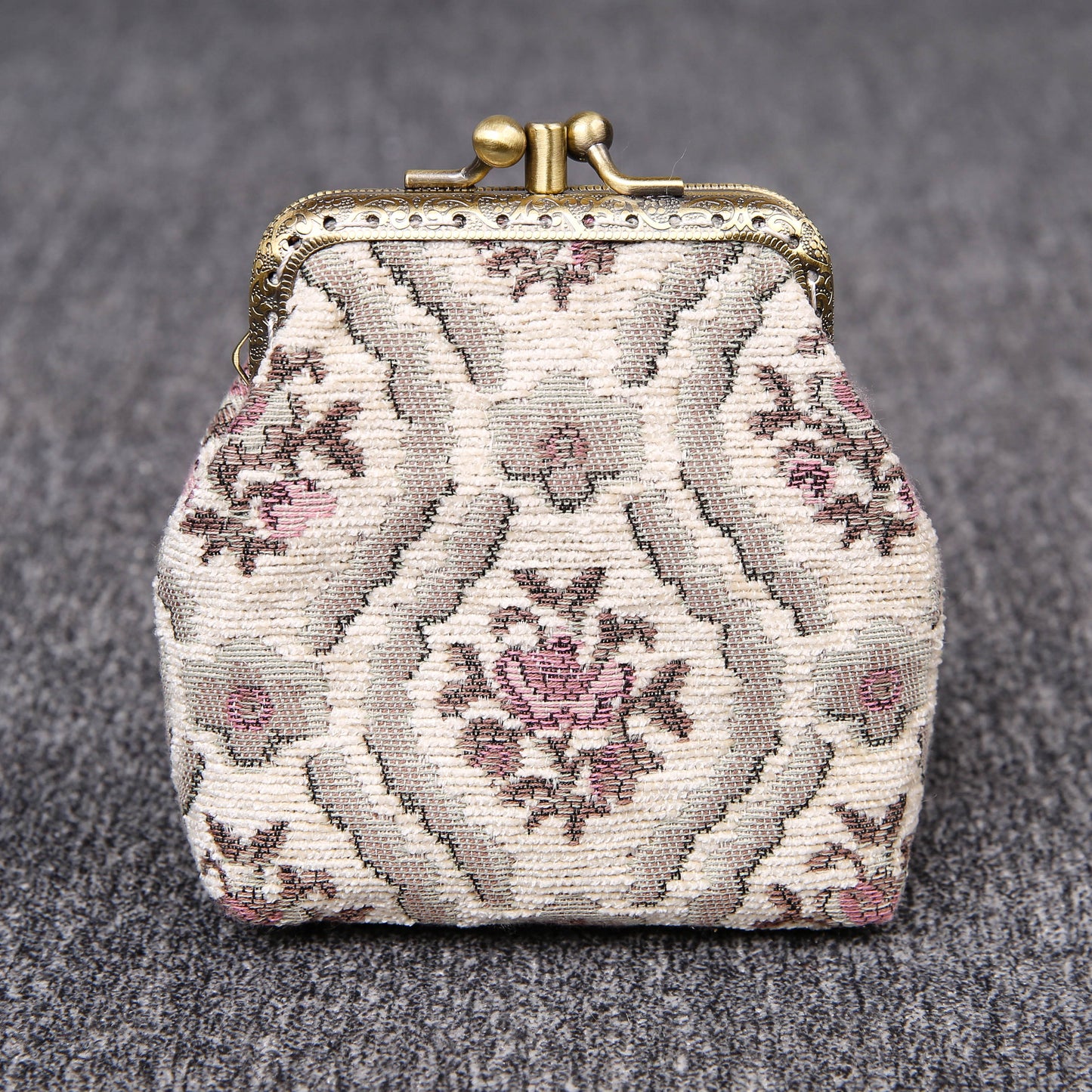 Vintage Carpet Coin Purse Double Kiss Lock<br>Traditional Color