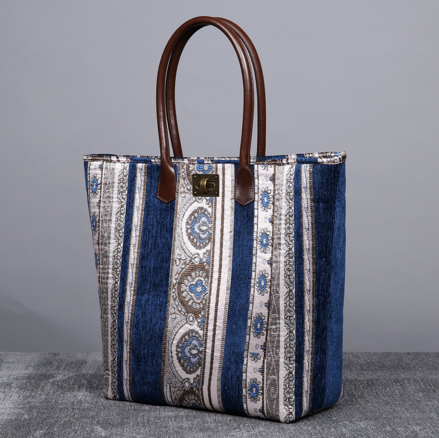 Carpet Tote Ethnic Stripes Navy