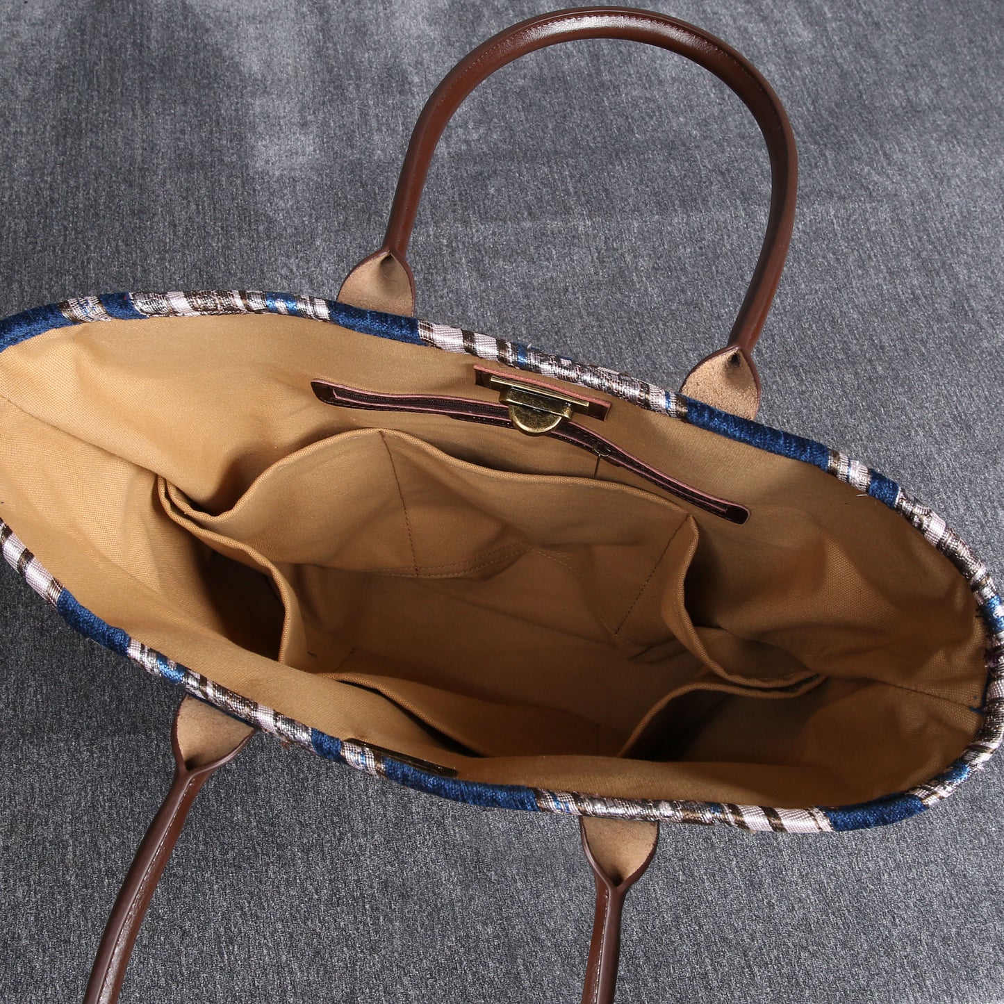 Carpet Tote Ethnic Stripes Navy