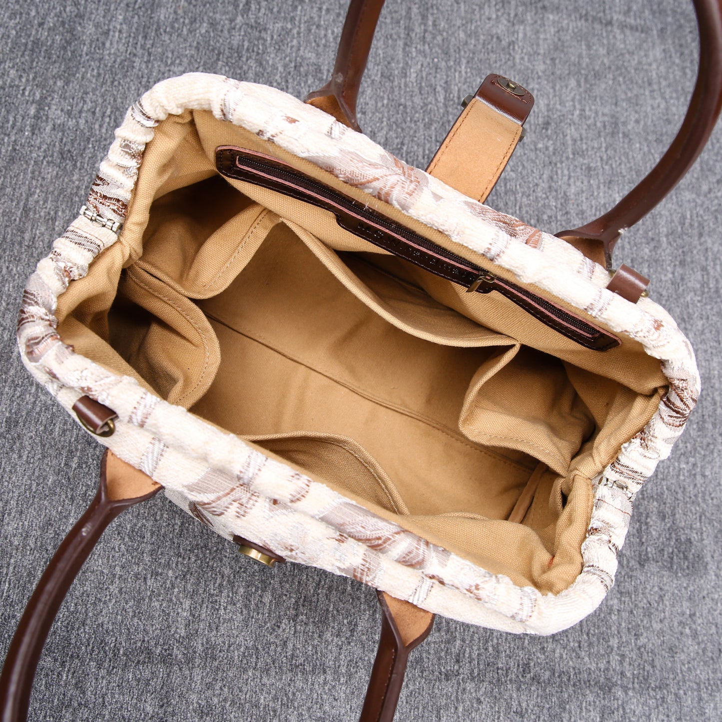 Carpet Purse Ethnic Stripes Cream