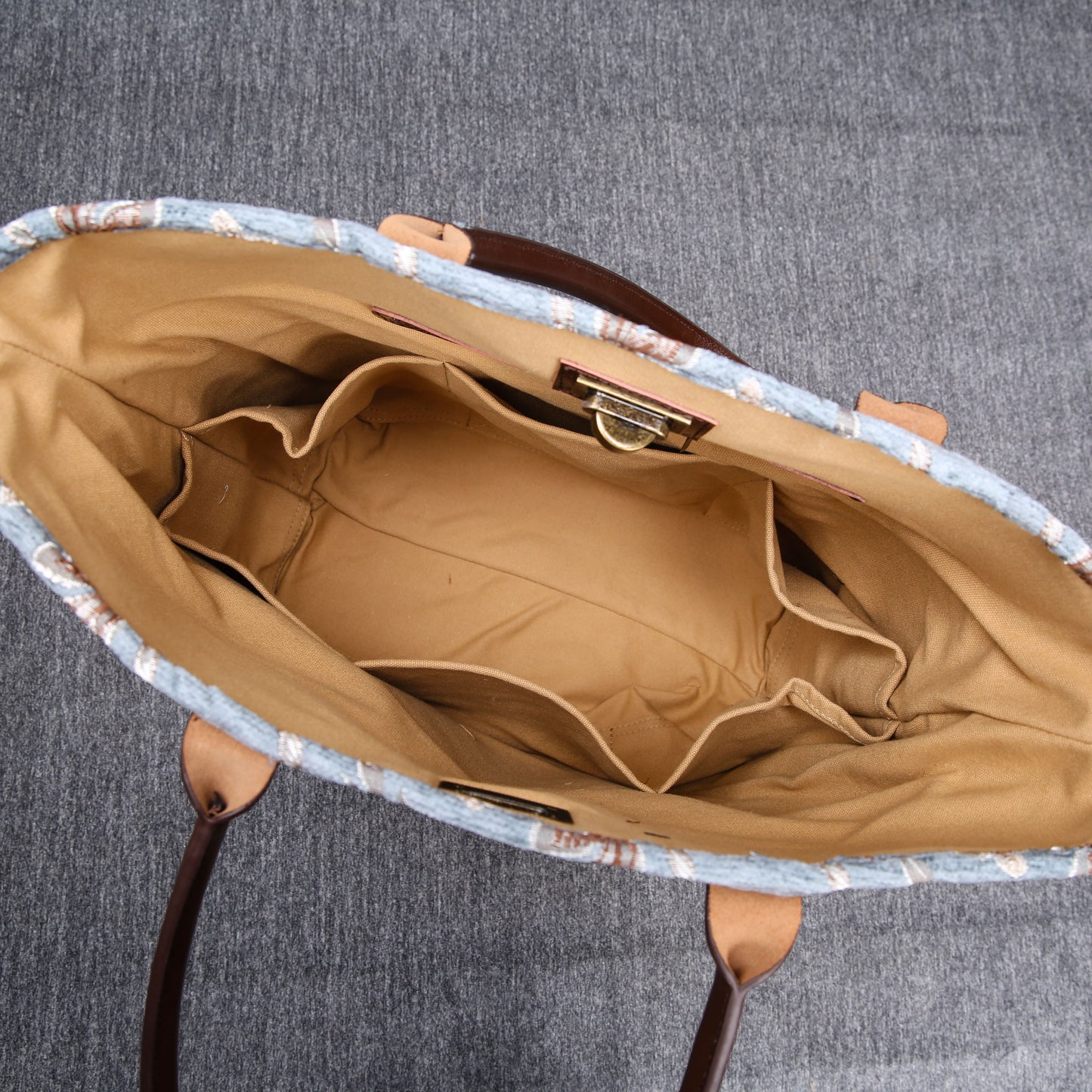 Carpet Tote Victorian Stripes Blue