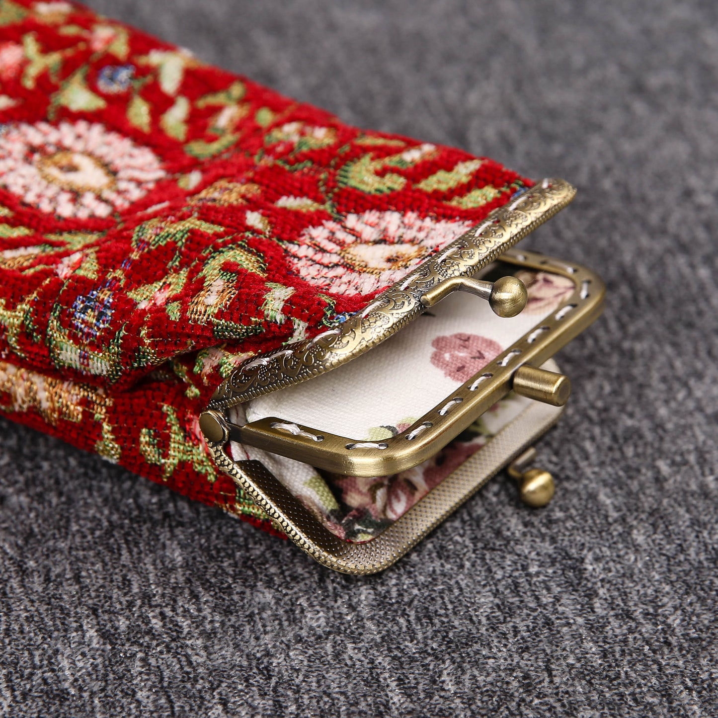 Vintage Carpet Glasses Case Double Kiss Lock<br>Oriental Color