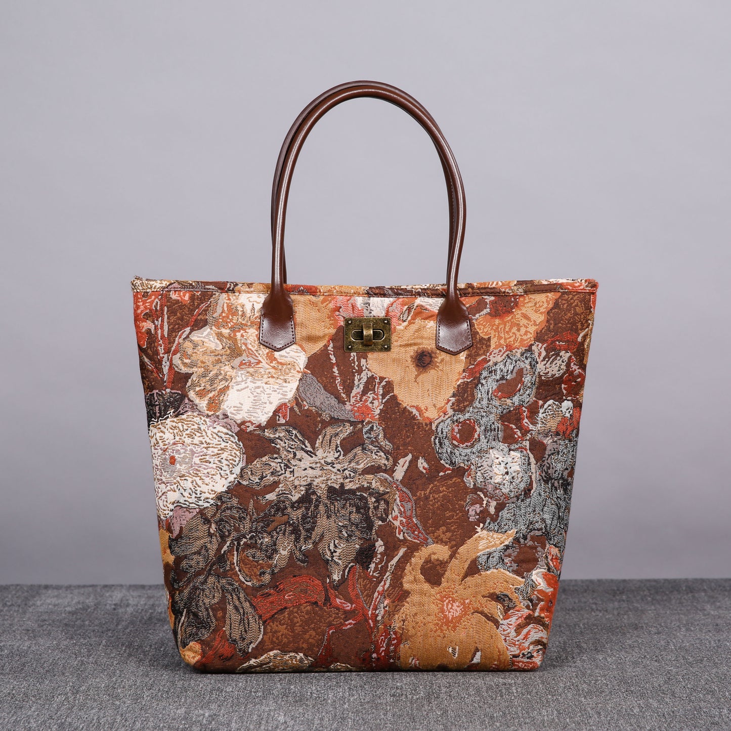 Carpet Tote Abstract Brown