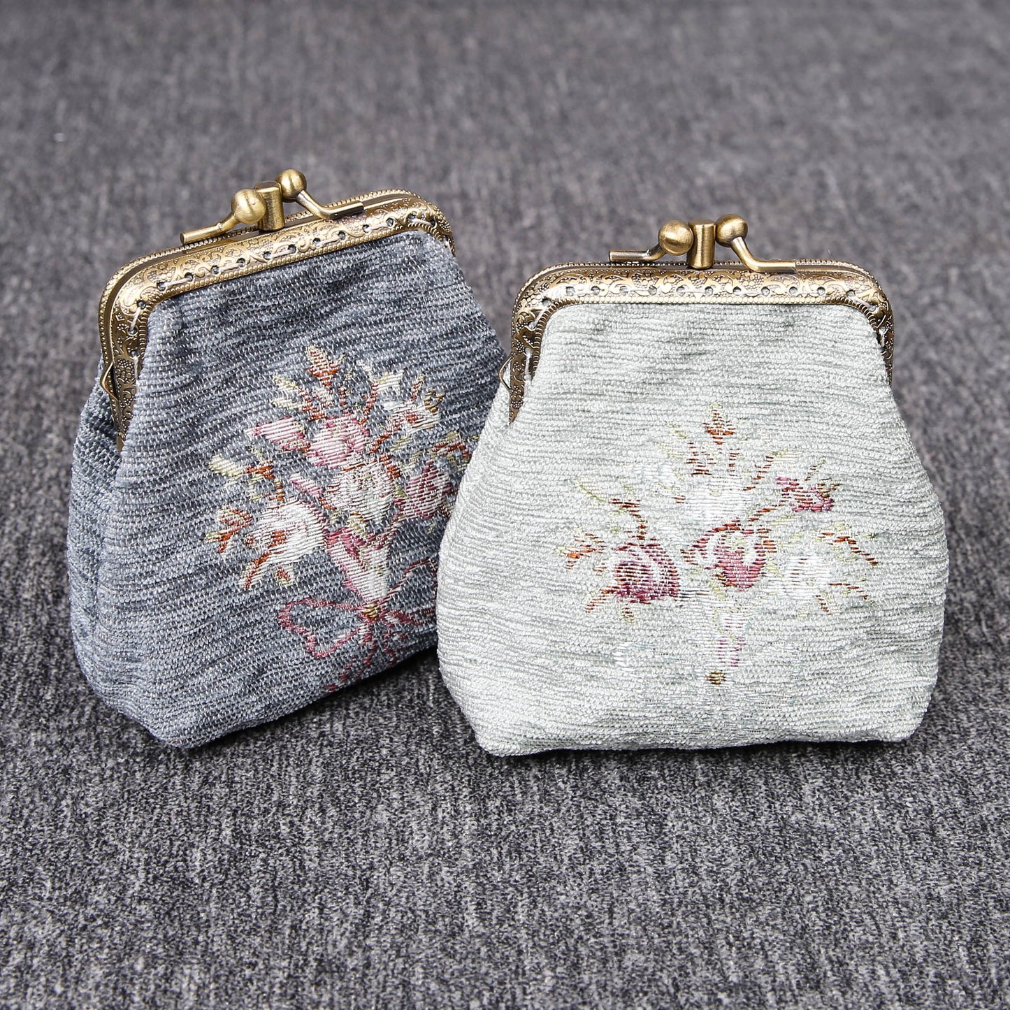 Vintage Carpet Coin Purse Double Kiss Lock<br>Bouquet Pattern