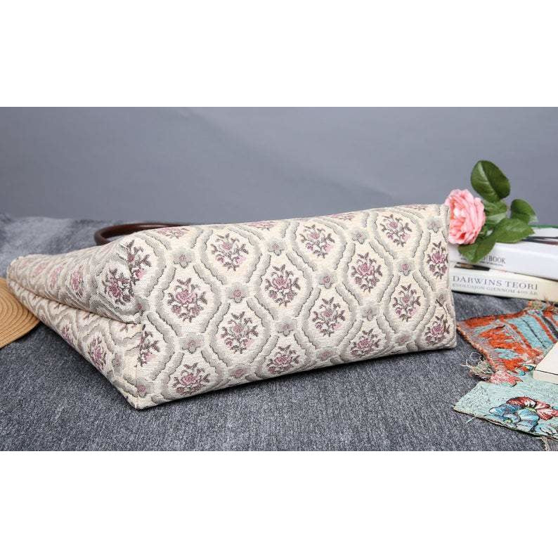 Carpet Tote Traditional Cream