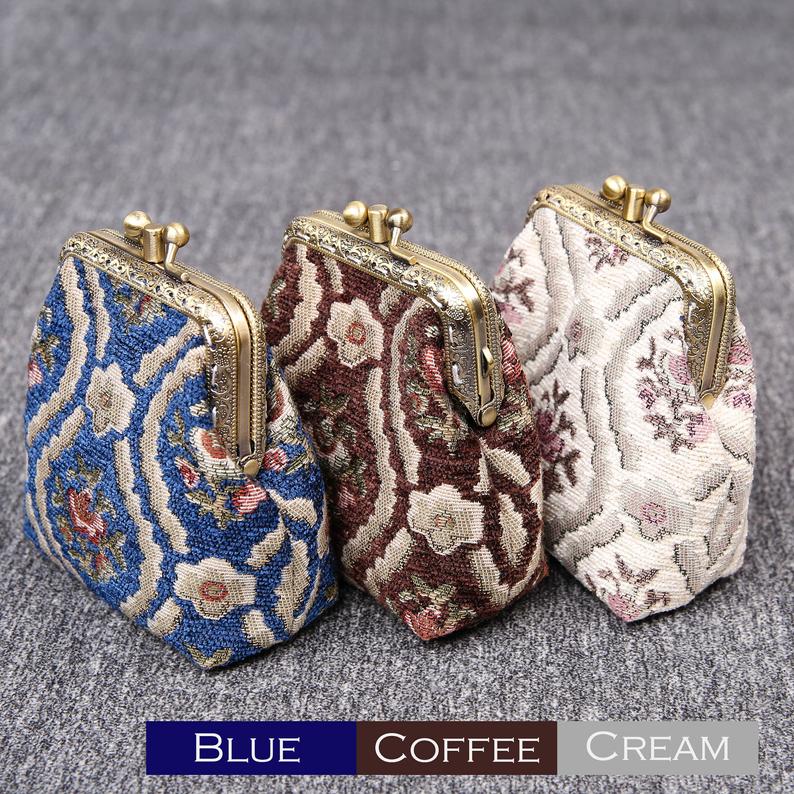 Vintage Carpet Coin Purse Double Kiss Lock<br>Traditional Color