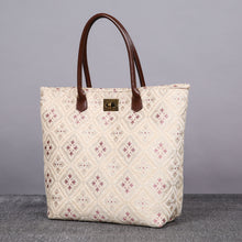 Load image into Gallery viewer, Carpet Tote&lt;br&gt;Ethnic Cream

