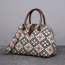 Load image into Gallery viewer, Carpet Purse&lt;br&gt;Ethnic Green
