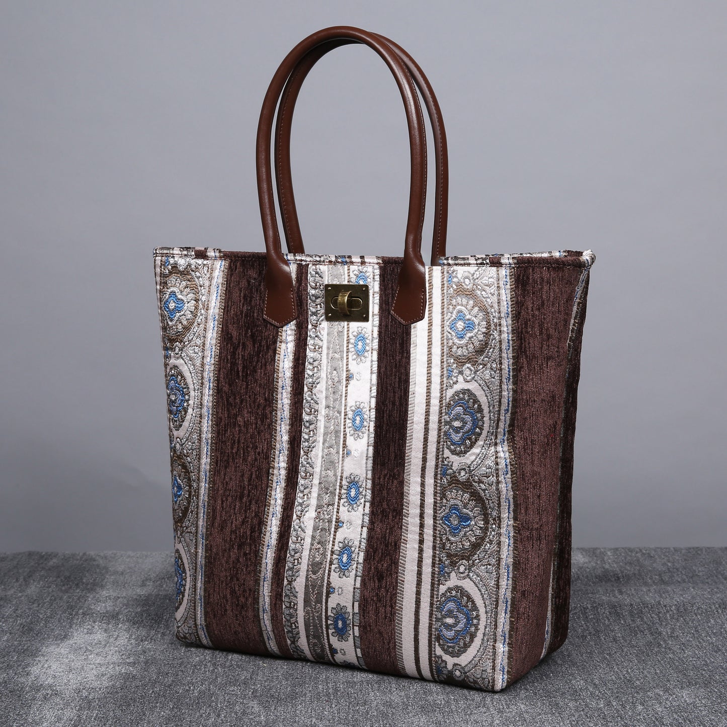 Carpet Tote Ethnic Stripes Coffee