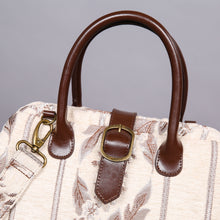 Load image into Gallery viewer, Carpet Purse&lt;br&gt;Ethnic Stripes Cream
