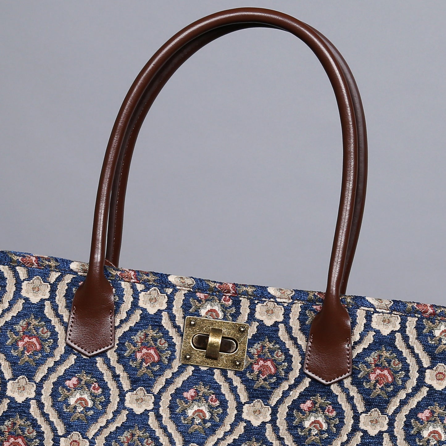 Carpet Tote Traditional Blue