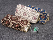 Load image into Gallery viewer, Vintage Carpet Glasses Case Double Kiss Lock&lt;br&gt;Traditional Color
