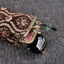 Load image into Gallery viewer, Vintage Carpet Glasses Case Double Kiss Lock&lt;br&gt;Traditional Color
