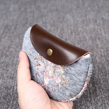 Load image into Gallery viewer, Minimalist Style Leather Carpet Coin Purse&lt;br&gt;Bouquet Pattern
