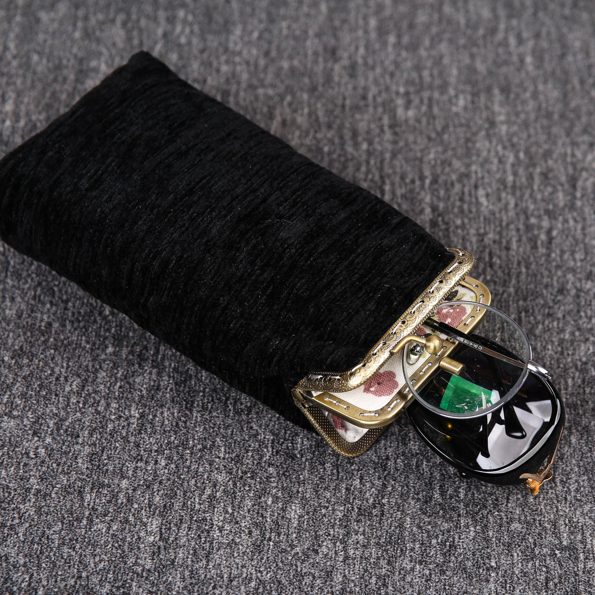 Vintage Carpet Glasses Case Double Kiss Lock<br>Solid Color