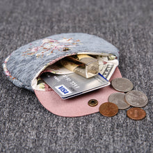 Load image into Gallery viewer, Minimalist Style Leather Carpet Coin Purse&lt;br&gt;Bouquet Pattern

