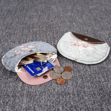 Load image into Gallery viewer, Minimalist Style Leather Carpet Coin Purse&lt;br&gt;Bouquet Pattern
