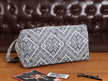 Load image into Gallery viewer, Men&#39;s Carpet Bag&lt;br&gt;Aztec Off-White
