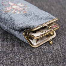 Load image into Gallery viewer, Vintage Carpet Glasses Case Double Kiss Lock&lt;br&gt;Bouquet Pattern
