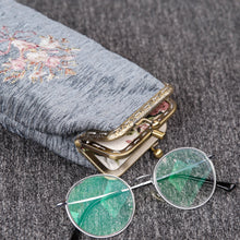 Load image into Gallery viewer, Vintage Carpet Glasses Case Double Kiss Lock&lt;br&gt;Bouquet Pattern
