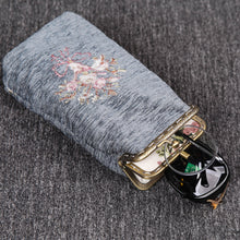 Load image into Gallery viewer, Vintage Carpet Glasses Case Double Kiss Lock&lt;br&gt;Bouquet Pattern
