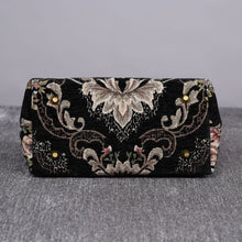 Load image into Gallery viewer, Carpet Handbag&lt;br&gt;Floral Black
