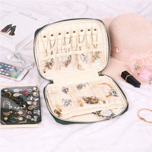 Load image into Gallery viewer, Jewelry Bag Large&lt;br&gt;Deep Evergreen
