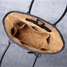 Load image into Gallery viewer, Carpet Tote&lt;br&gt;Black
