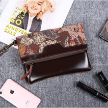 Load image into Gallery viewer, Carpet Makeup Bag&lt;br&gt;Abstract Brown
