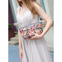 Load image into Gallery viewer, Carpet Makeup Bag&lt;br&gt;Floral Rose
