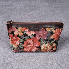 Load image into Gallery viewer, Carpet Makeup Bag&lt;br&gt;Floral Rose
