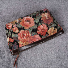 Load image into Gallery viewer, Carpet Makeup Bag&lt;br&gt;Floral Rose
