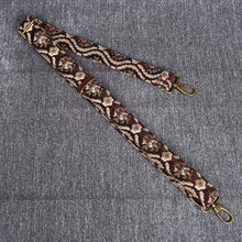 Load image into Gallery viewer, Carpet Purse&lt;br&gt;Traditional Coffee
