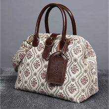 Load image into Gallery viewer, Carpet Purse&lt;br&gt;Traditional Cream
