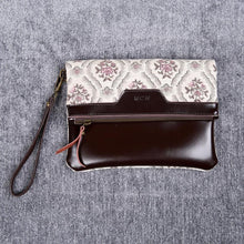 Load image into Gallery viewer, Carpet Clutch &amp; Wristlet&lt;br&gt;Traditional Cream
