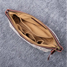 Load image into Gallery viewer, Carpet Makeup Bag&lt;br&gt;Traditional Cream

