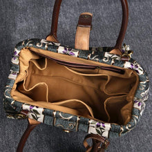 Load image into Gallery viewer, Carpet Purse&lt;br&gt;Victorian Stripes Grass

